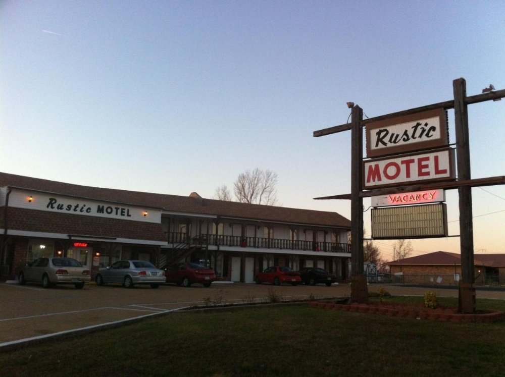 Rustic Motel Rolla