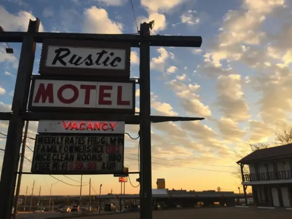 Rustic Motel Rolla 5