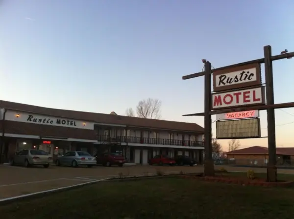 Rustic Motel Rolla 8